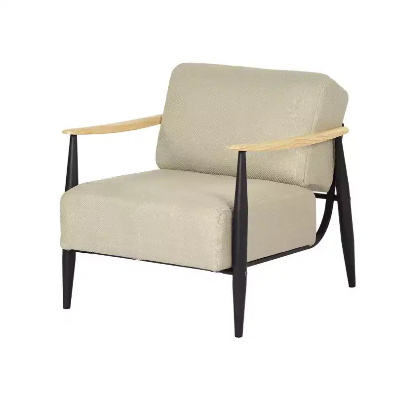 Poltrona con braccioli in legno massello, 28 cuscini imbottiti nei colori beige, nero e naturale