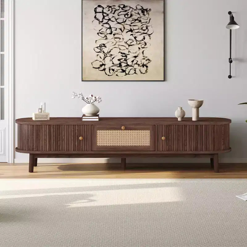 Mobile TV di design moderno per TV da 75 pollici, mobile TV con cassetto frontale in rattan per soggiorno, 1 cassetto e 2 armadietti con ante scorrevoli