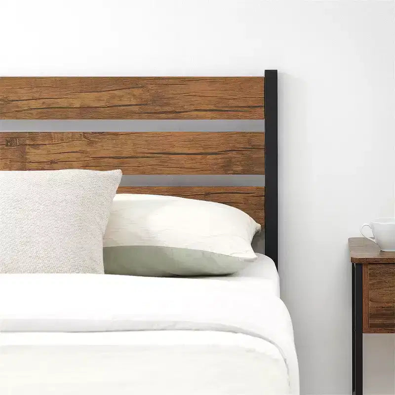 Struttura Letto con Piattaforma Rustica Stile Fattoria con Testiera e Pediera in Legno, Doghe in Metallo-Legno, Contenitore Sotto il Letto, Nessuna Rete a Molle Necessaria