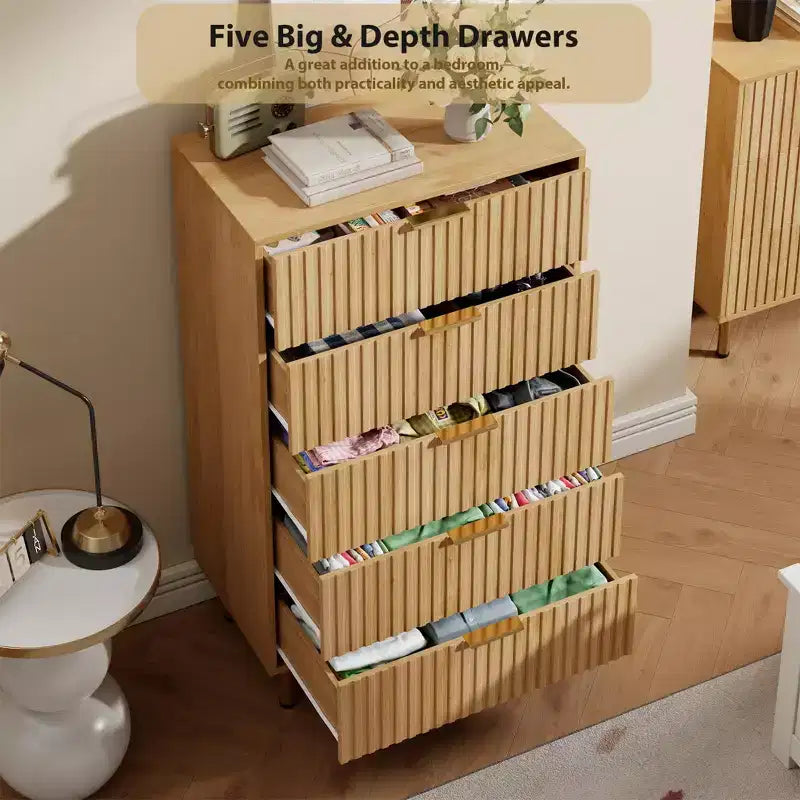 Cassettiera a 5 cassetti per camera da letto, comò moderno alto 122 cm con cassetti profondi e piano ampio, organizer in legno scanalato per soggiorno