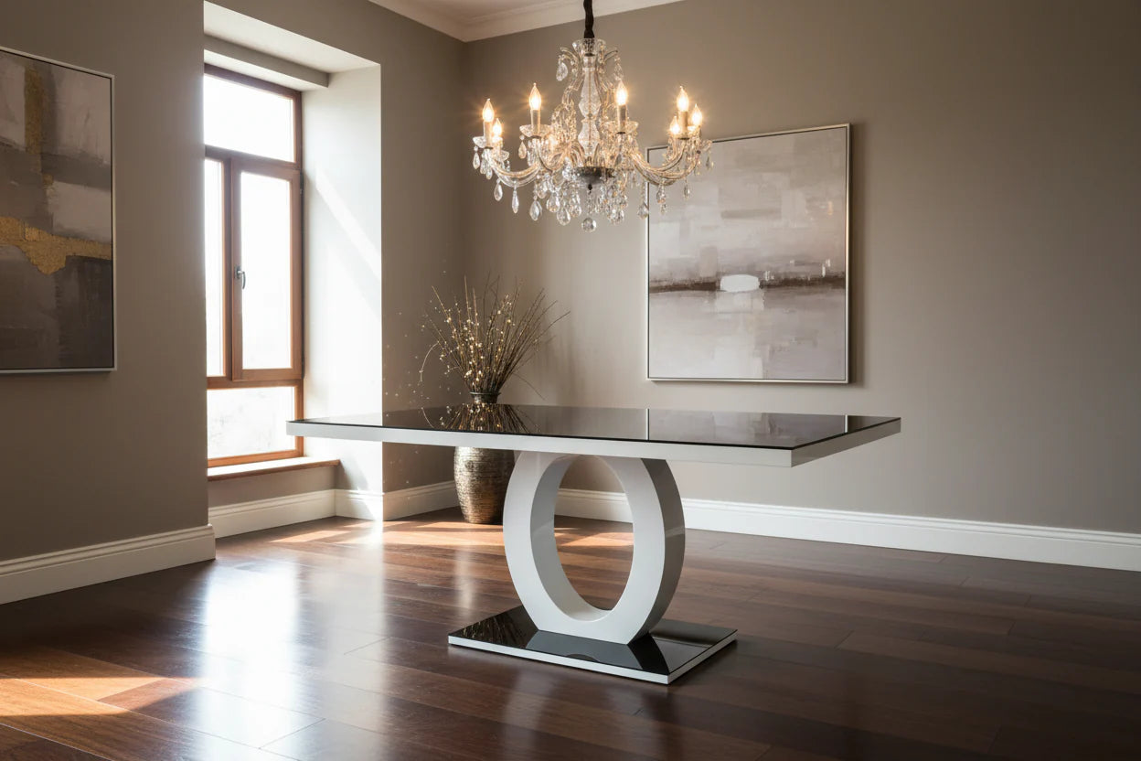 Tavolo da Pranzo con Piano in Vetro Pedana in MDF Grigio Bianco Base Cromata