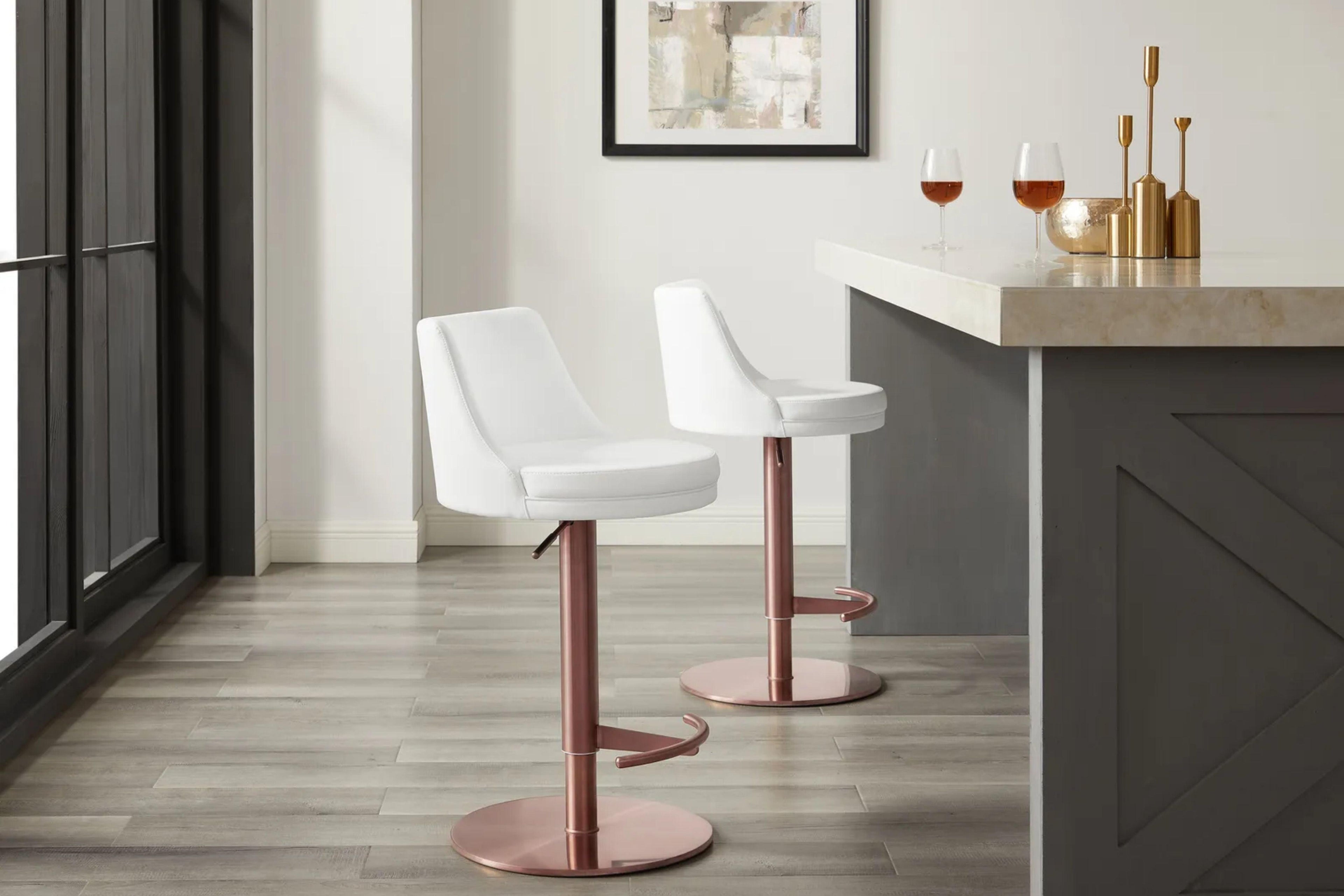 Sgabello da bar regolabile in pelle PU bianca con base oro rosa