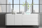 Credenza a buffet in lacca bianca lucida con ante in vetro