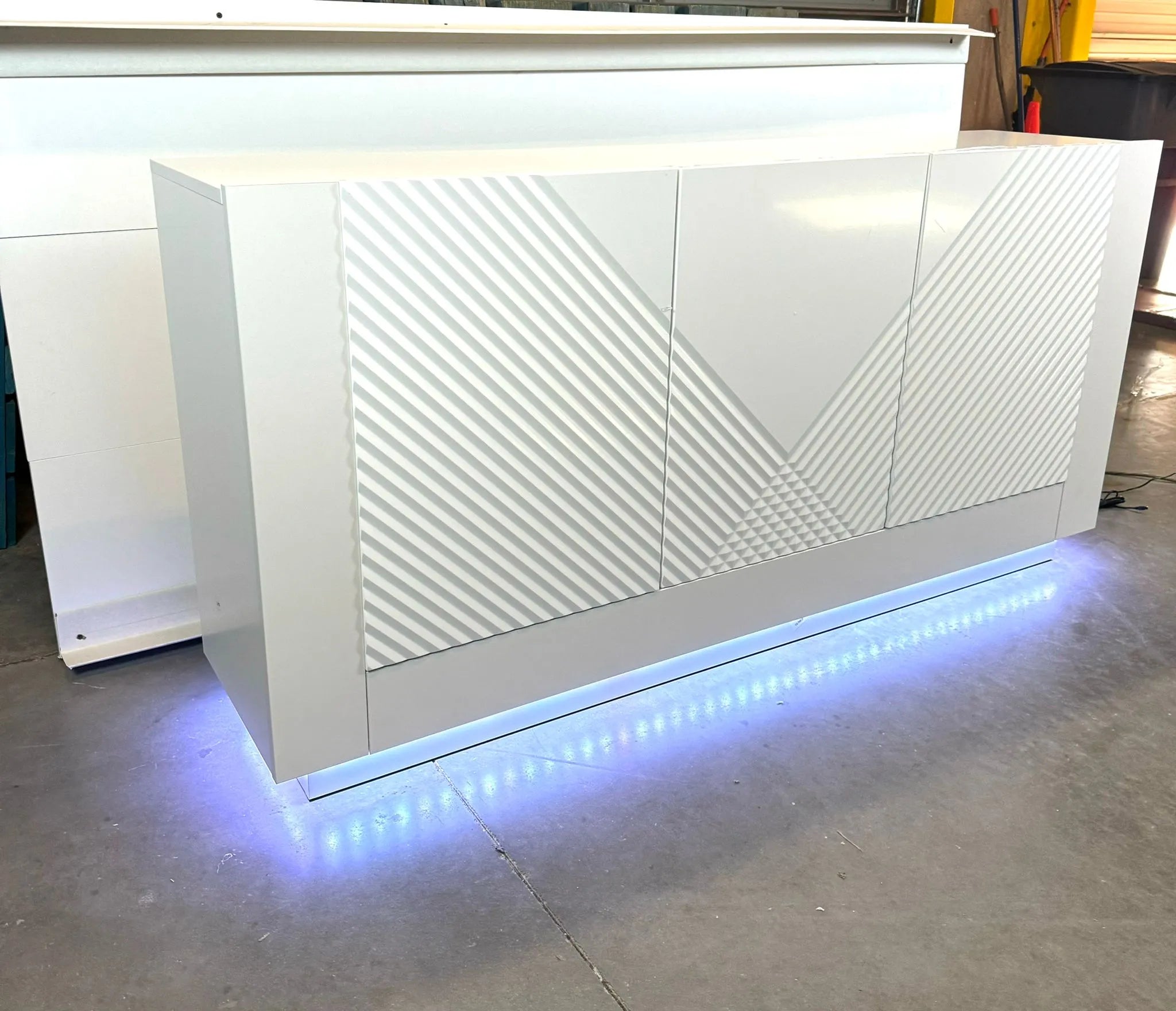 Credenza Madia Laccata Bianca con Luci LED