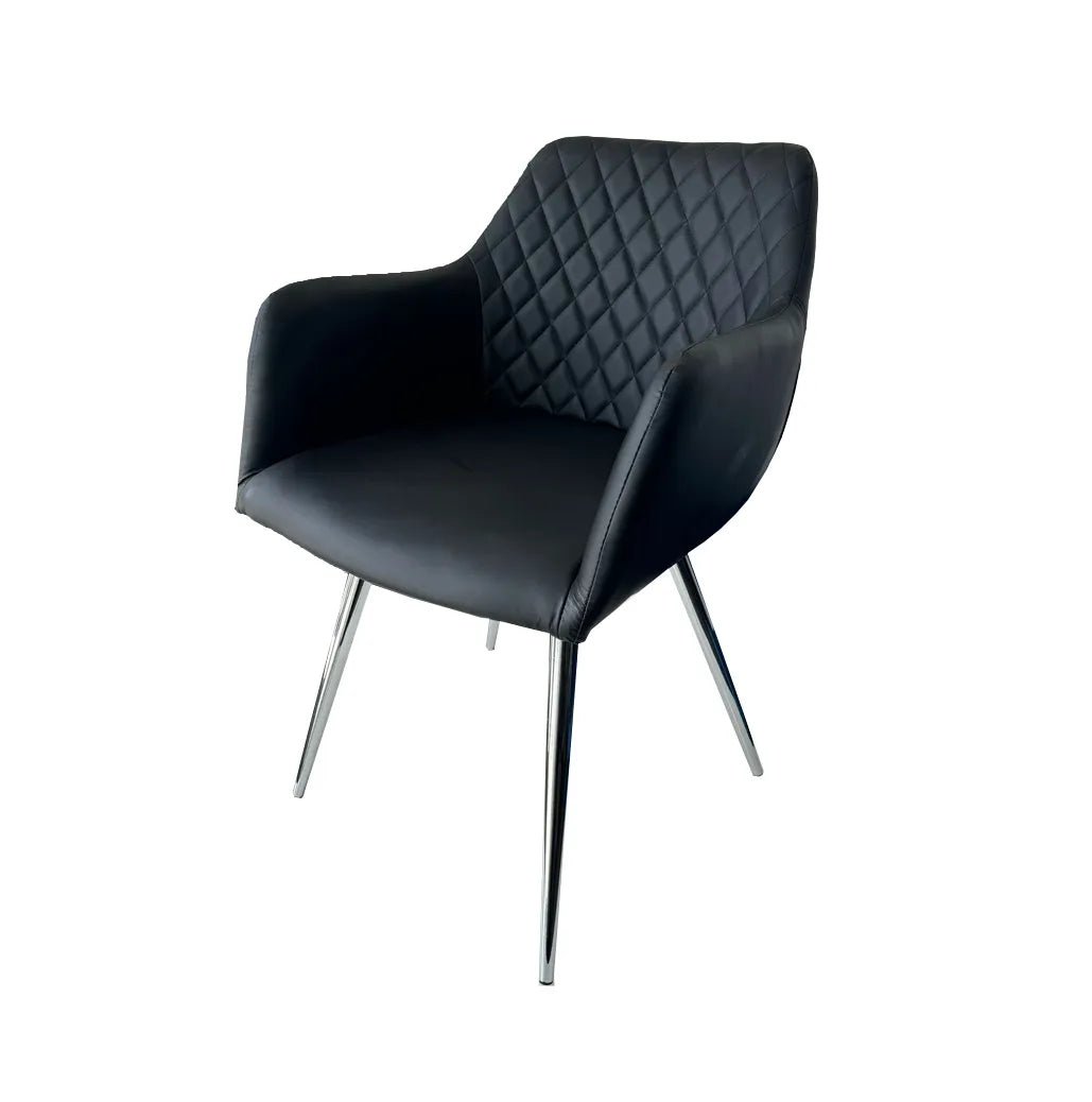 Sedia da pranzo con braccioli trapuntata a rombi, colore bianco e gambe in metallo nero